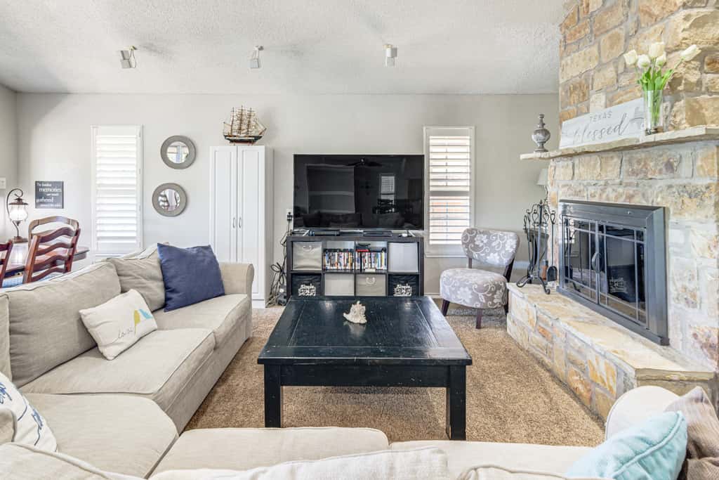 Luxury Lake Granbury Home: Dock, Hot Tub & Decks!