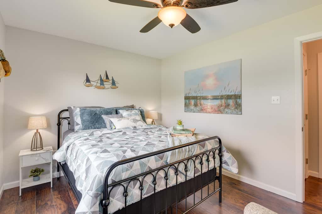 Inviting Granbury Home w/ Fire Pit: 3 Mi to Lake!
