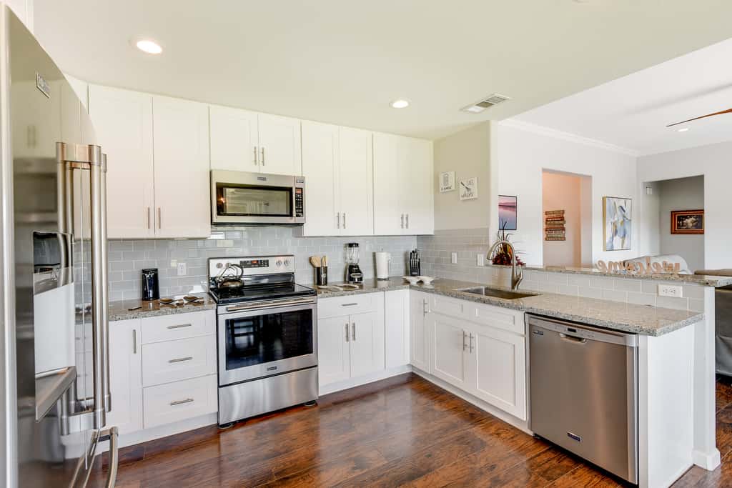 Inviting Granbury Home w/ Fire Pit: 3 Mi to Lake!
