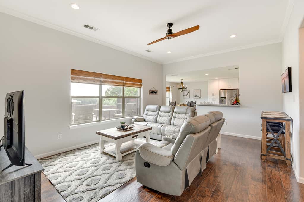 Inviting Granbury Home w/ Fire Pit: 3 Mi to Lake!