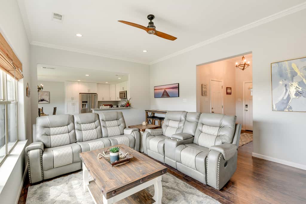 Inviting Granbury Home w/ Fire Pit: 3 Mi to Lake!