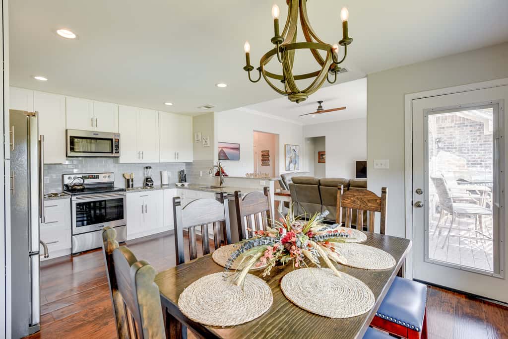 Inviting Granbury Home w/ Fire Pit: 3 Mi to Lake!