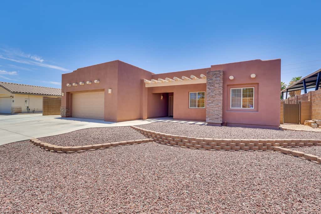 1 Mi to Golf Course: Yuma Oasis w/ Furnished Patio