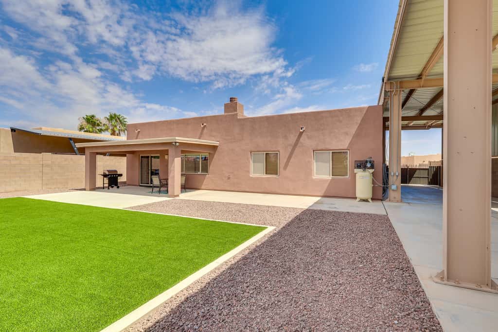 1 Mi to Golf Course: Yuma Oasis w/ Furnished Patio