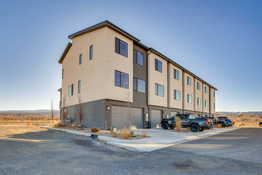 Mtn-View Balcony: Riverside Grand Junction Home!