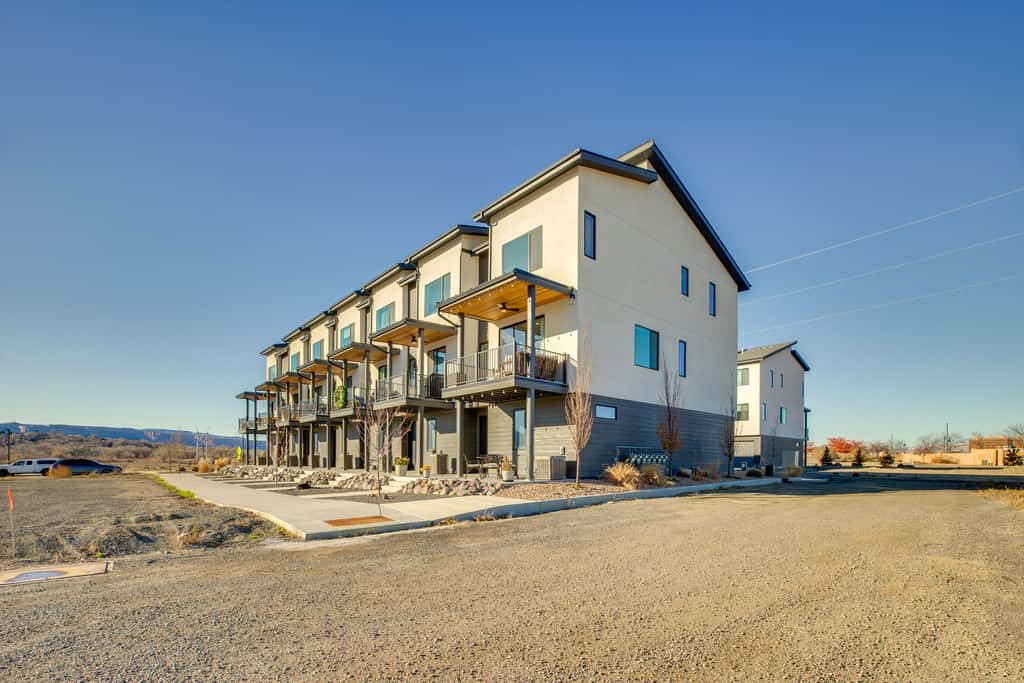 Mtn-View Balcony: Riverside Grand Junction Home!