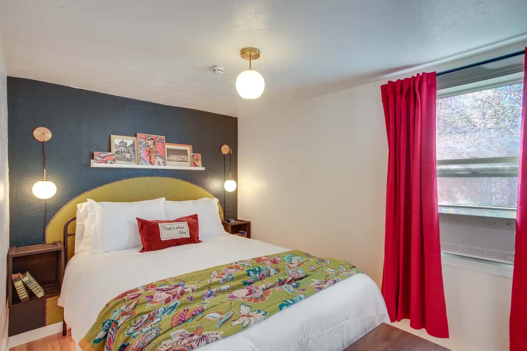 Unit 4: Central 1-BR, New Bath, 3 Mi to Dtwn
