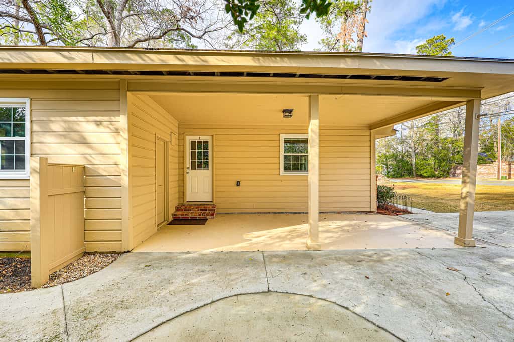 Walk to Powderhouse Polo Fields: Aiken Getaway
