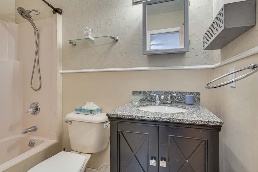 Screened Porch, Private Pool! Family Home in Aiken