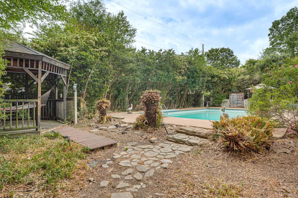Screened Porch, Private Pool! Family Home in Aiken