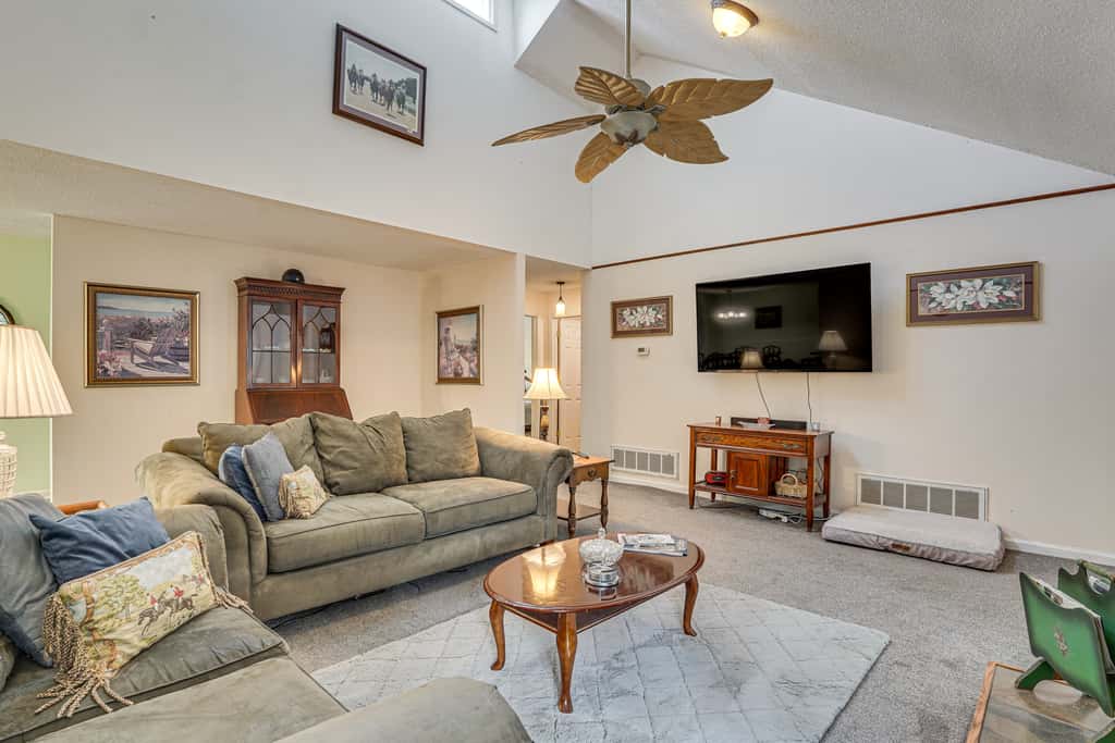 Screened Porch, Private Pool! Family Home in Aiken