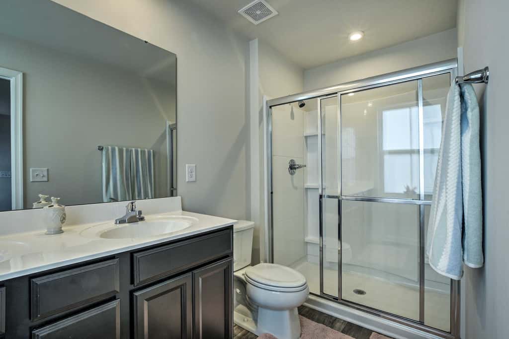 9 Mi to Duke University: Spacious Home w/ Yard!
