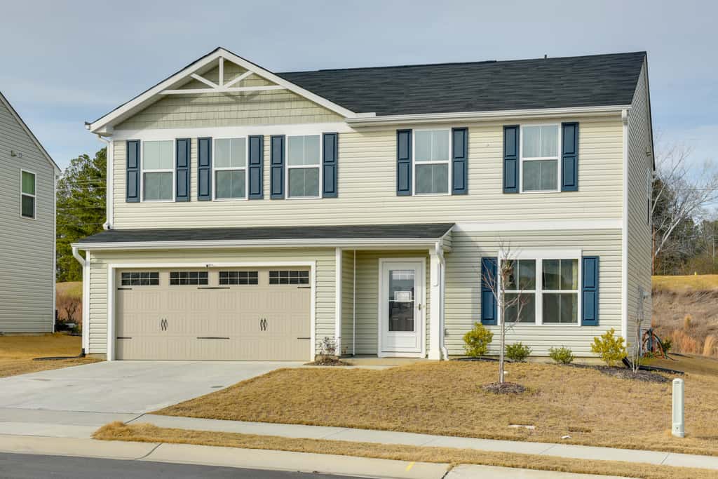 9 Mi to Duke University: Spacious Home w/ Yard!