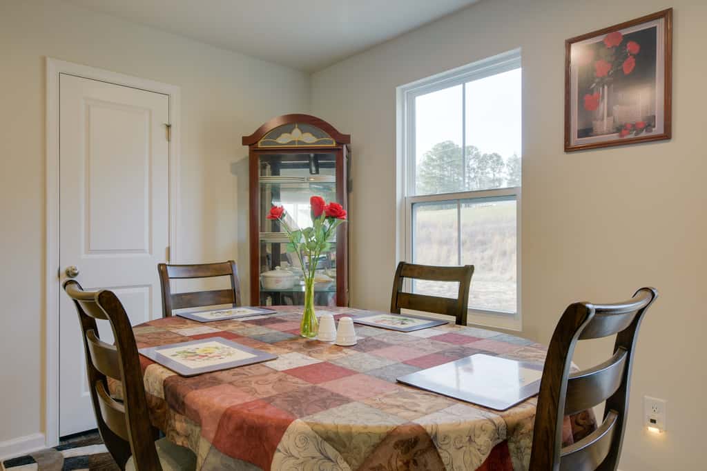 9 Mi to Duke University: Spacious Home w/ Yard!