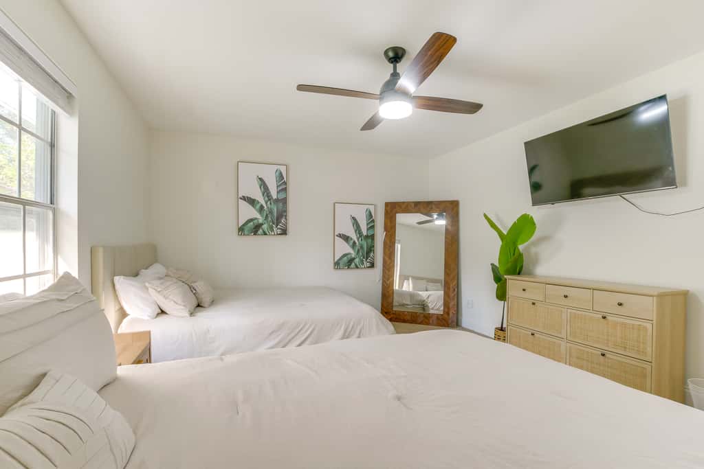 7 Mi to Dtwn Durham: Home w/ Hot Tub & Game Room!