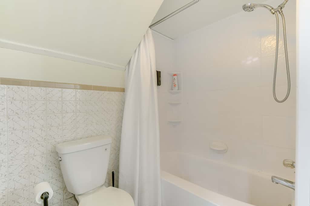 7 Mi to Dtwn Durham: Home w/ Hot Tub & Game Room!