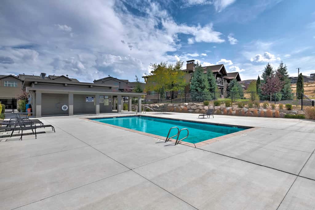 Modern Huntsville Resort Retreat w/ Deck & Hot Tub