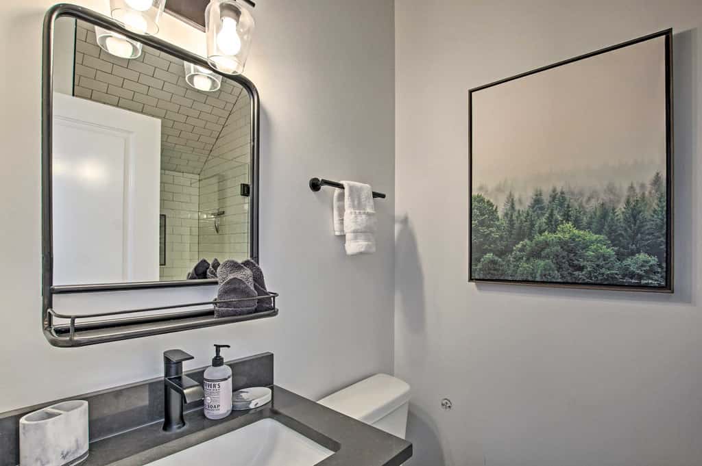 Contemporary Family Condo by Pineview Reservoir!