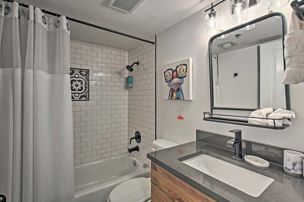 Contemporary Family Condo by Pineview Reservoir!