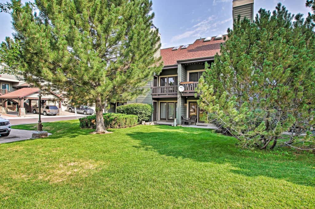 Contemporary Family Condo by Pineview Reservoir!