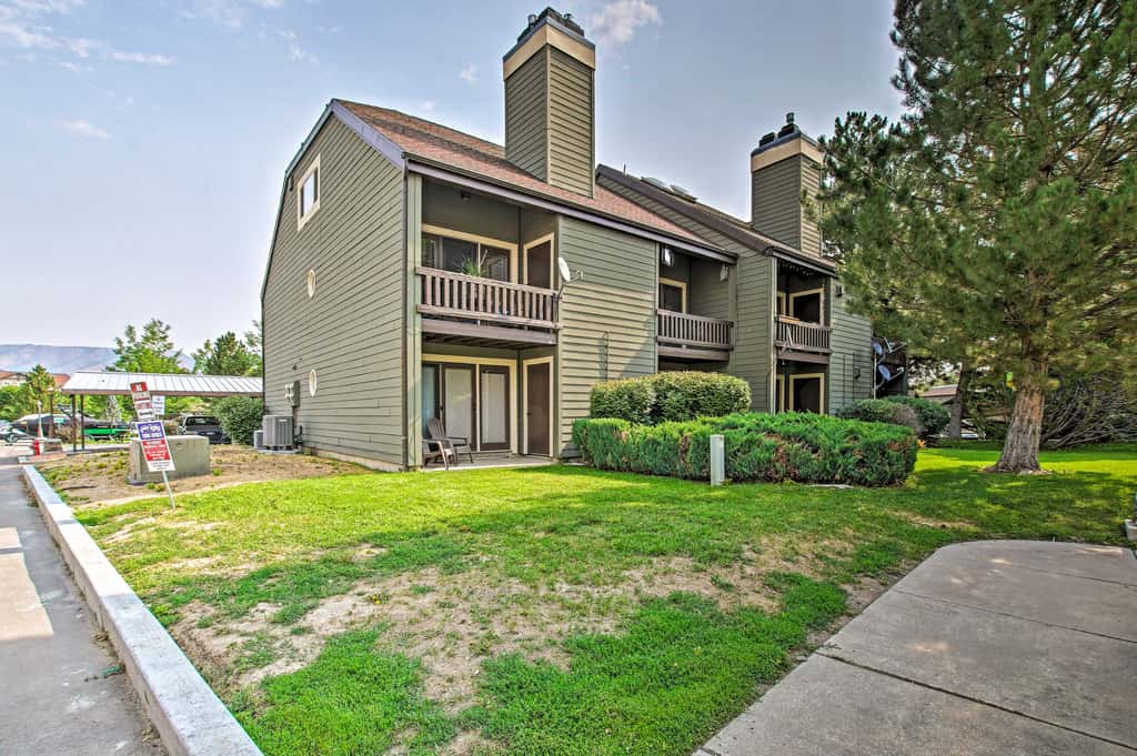 Contemporary Family Condo by Pineview Reservoir!