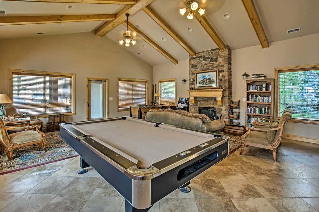 Contemporary Family Condo by Pineview Reservoir!