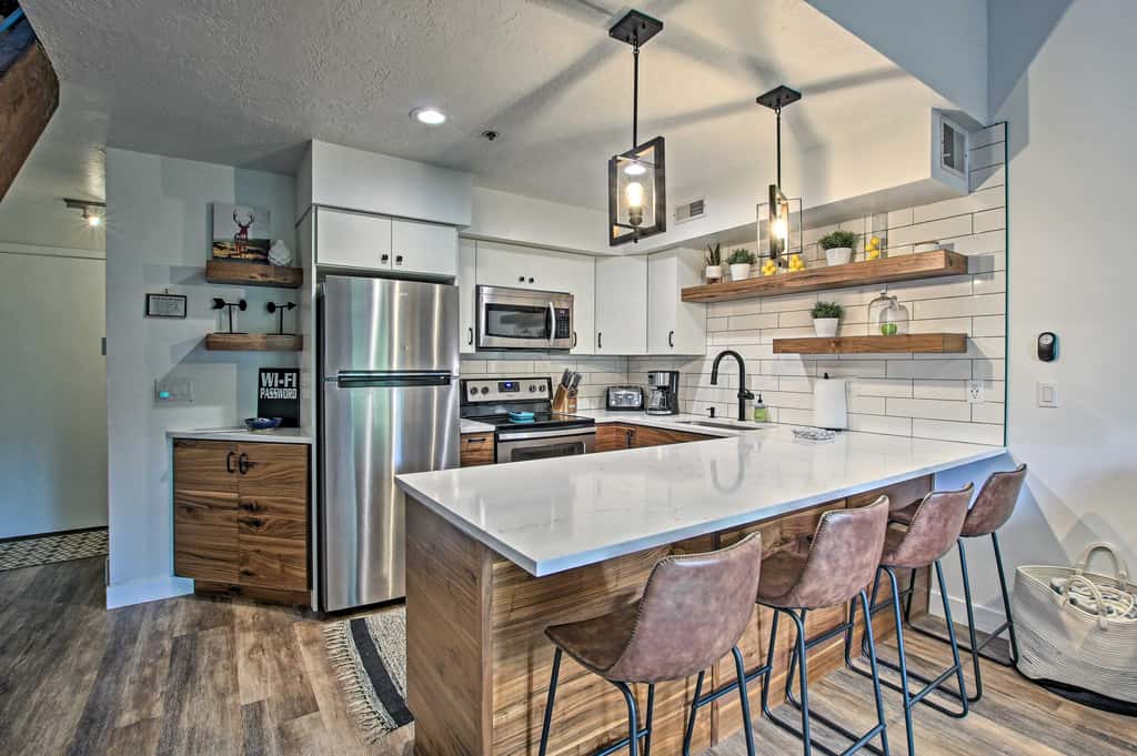 Contemporary Family Condo by Pineview Reservoir!