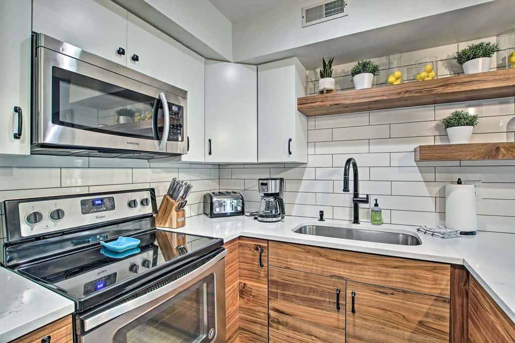 Contemporary Family Condo by Pineview Reservoir!