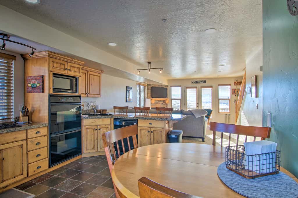 2-Condo Property w/ Mtn Views by Golf & Ski Resort