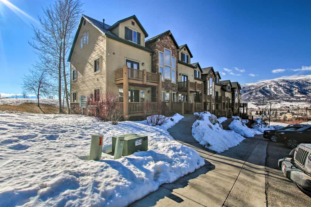 2-Condo Property w/ Mtn Views by Golf & Ski Resort