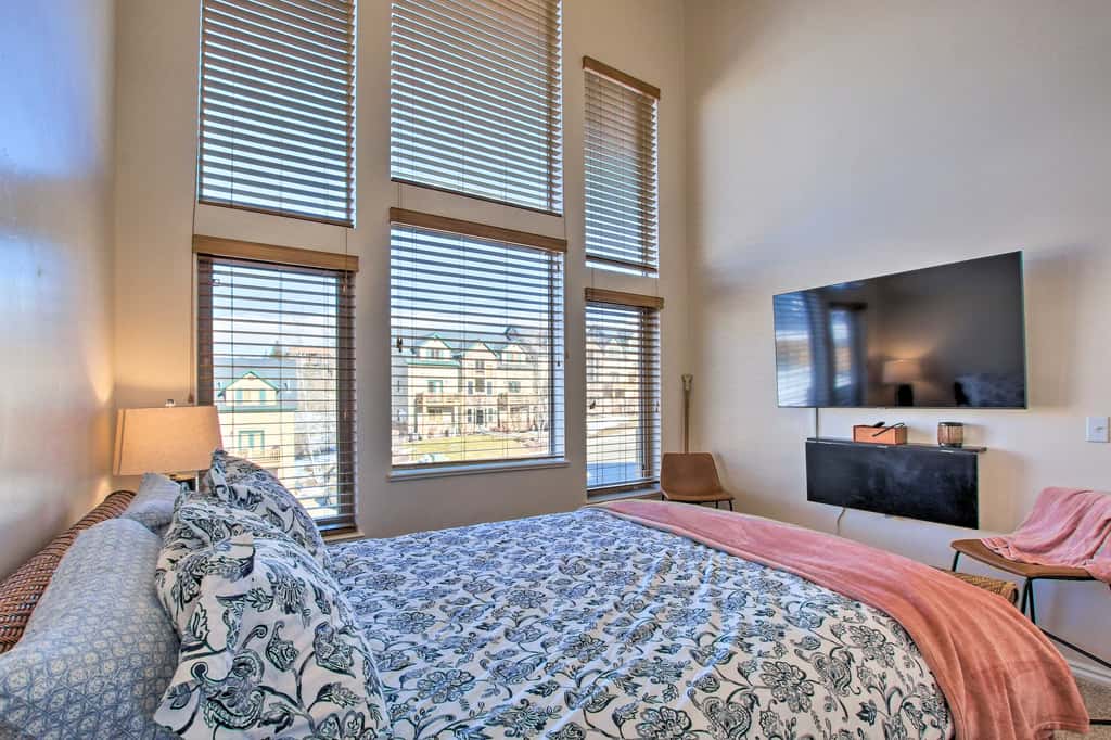 2-Condo Property w/ Mtn Views by Golf & Ski Resort