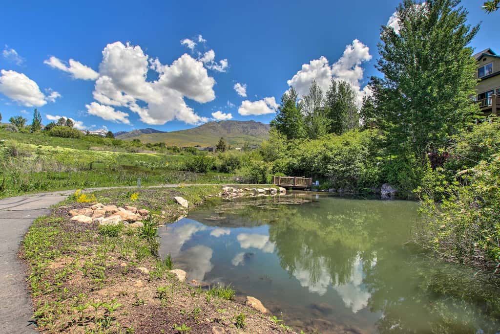 2-Condo Property w/ Mtn Views by Golf & Ski Resort