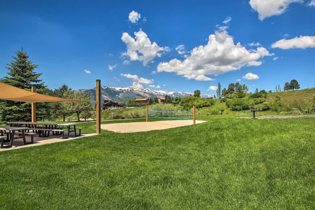 2-Condo Property w/ Mtn Views by Golf & Ski Resort