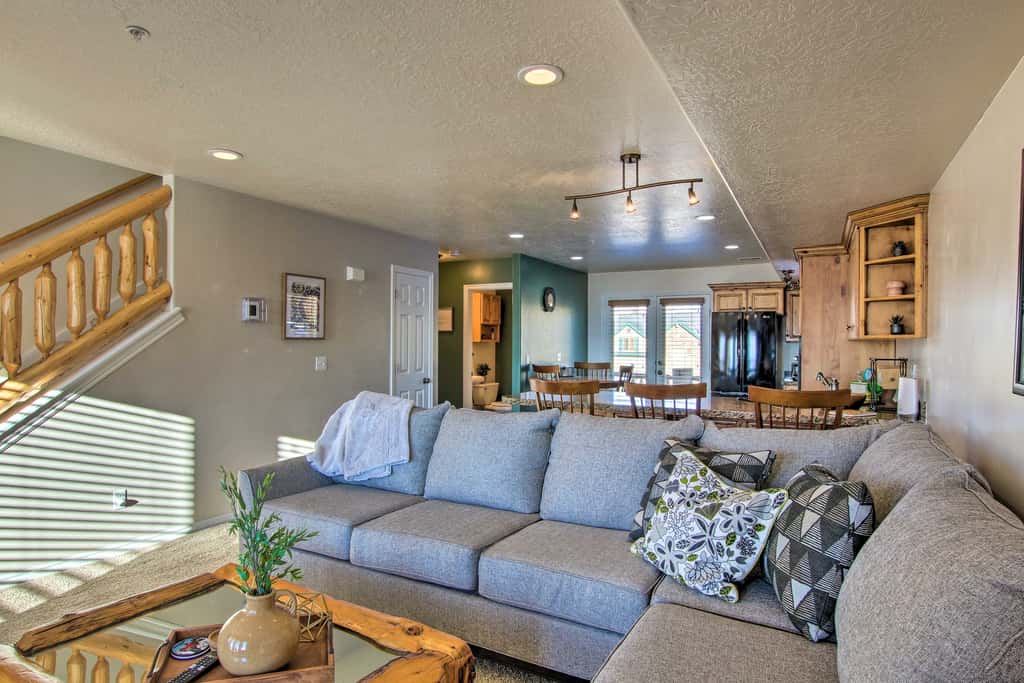 2-Condo Property w/ Mtn Views by Golf & Ski Resort