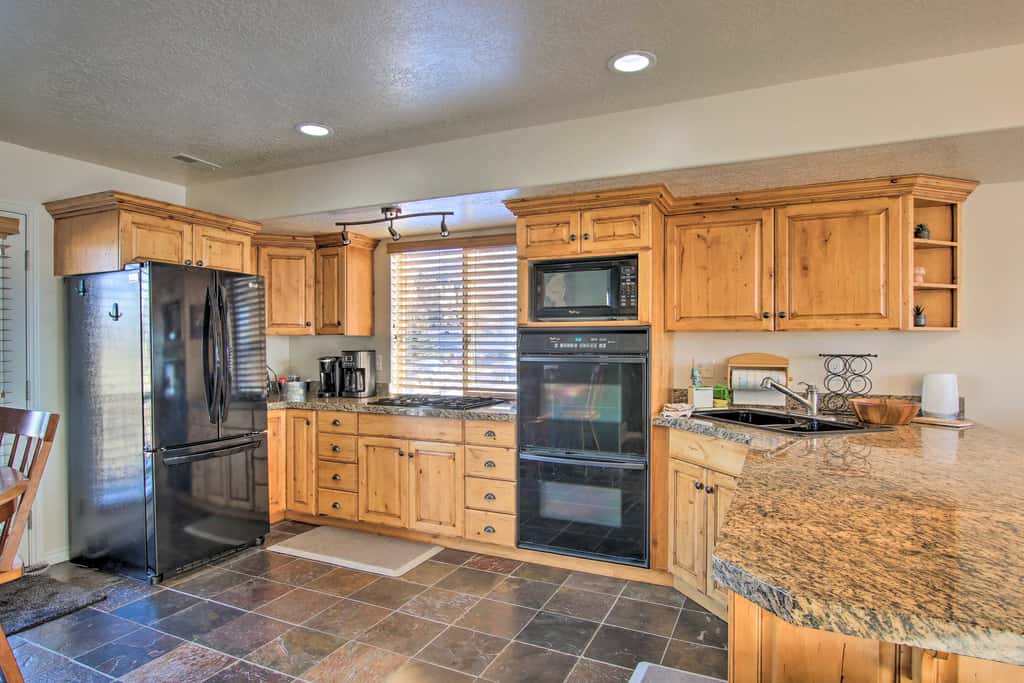 2-Condo Property w/ Mtn Views by Golf & Ski Resort