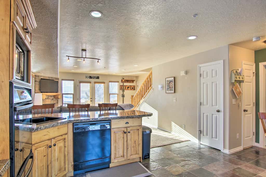 2-Condo Property w/ Mtn Views by Golf & Ski Resort