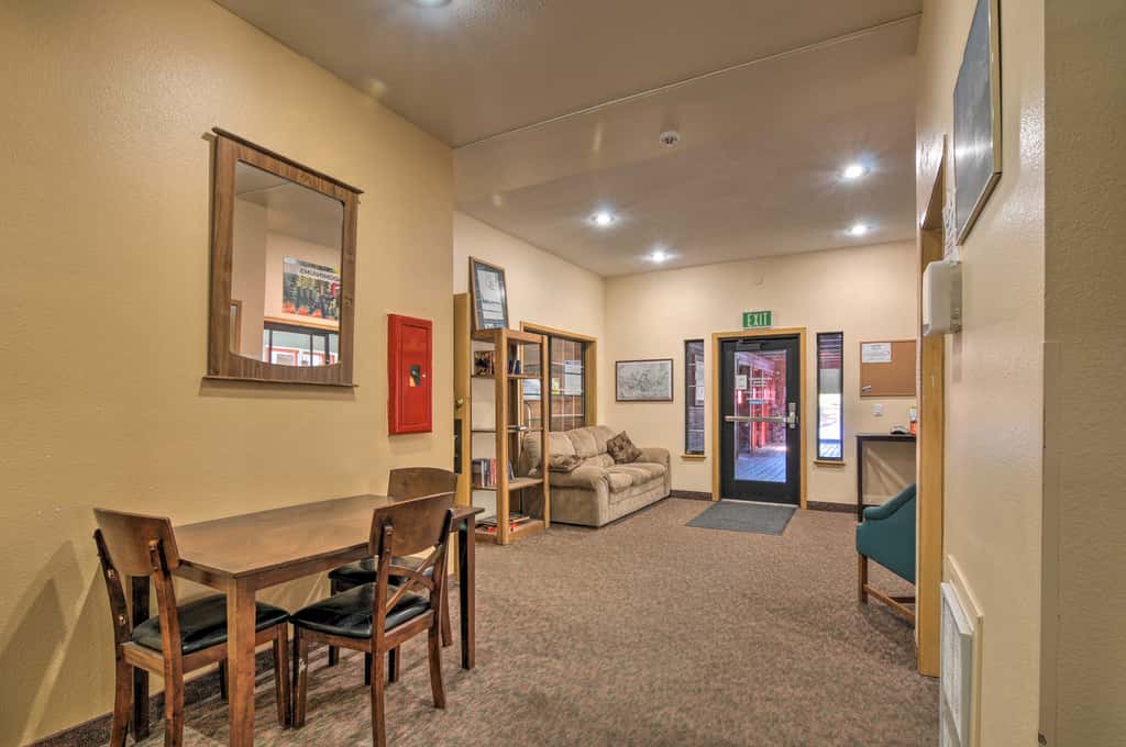 ‘The Bunk House’ - Ski-In/Ski-Out at Giant Steps!