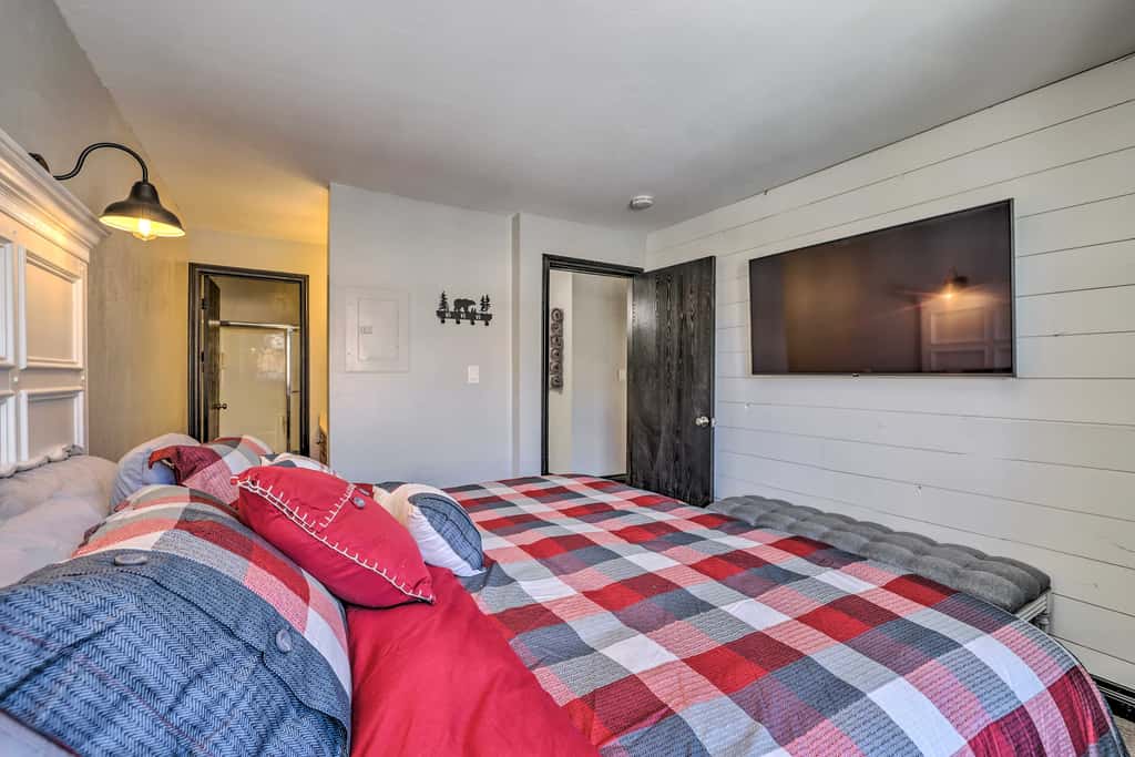 ‘The Bunk House’ - Ski-In/Ski-Out at Giant Steps!
