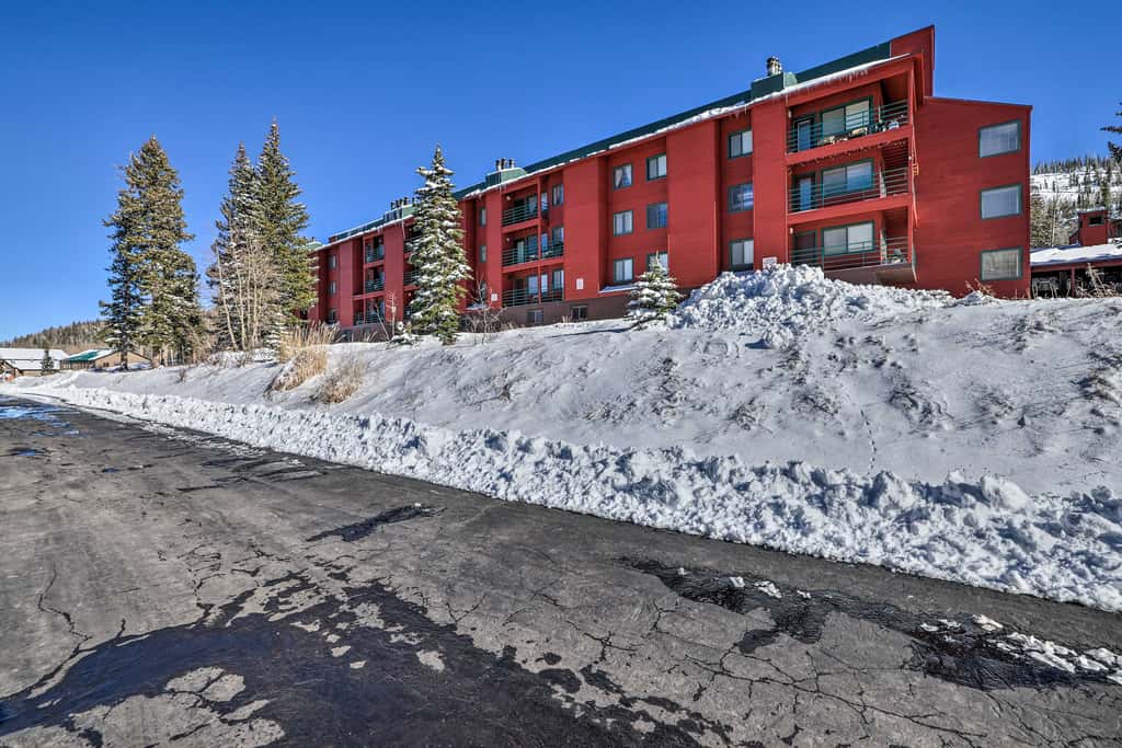 ‘The Bunk House’ - Ski-In/Ski-Out at Giant Steps!