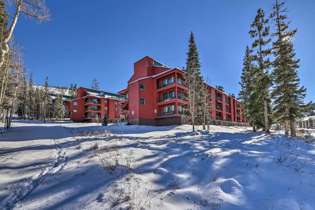 ‘The Bunk House’ - Ski-In/Ski-Out at Giant Steps!