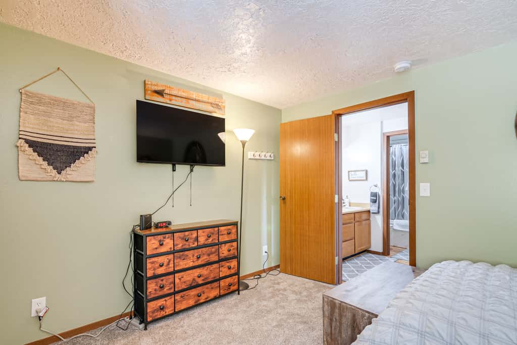 Mtn-View Condo w/ Trail Access in Brian Head