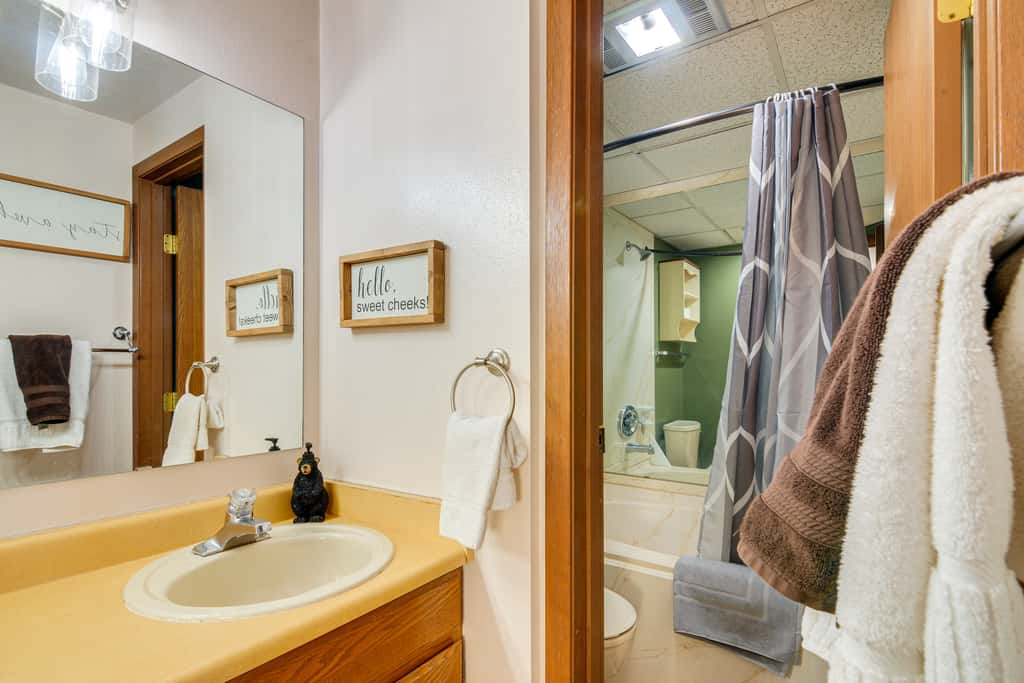 Mtn-View Condo w/ Trail Access in Brian Head
