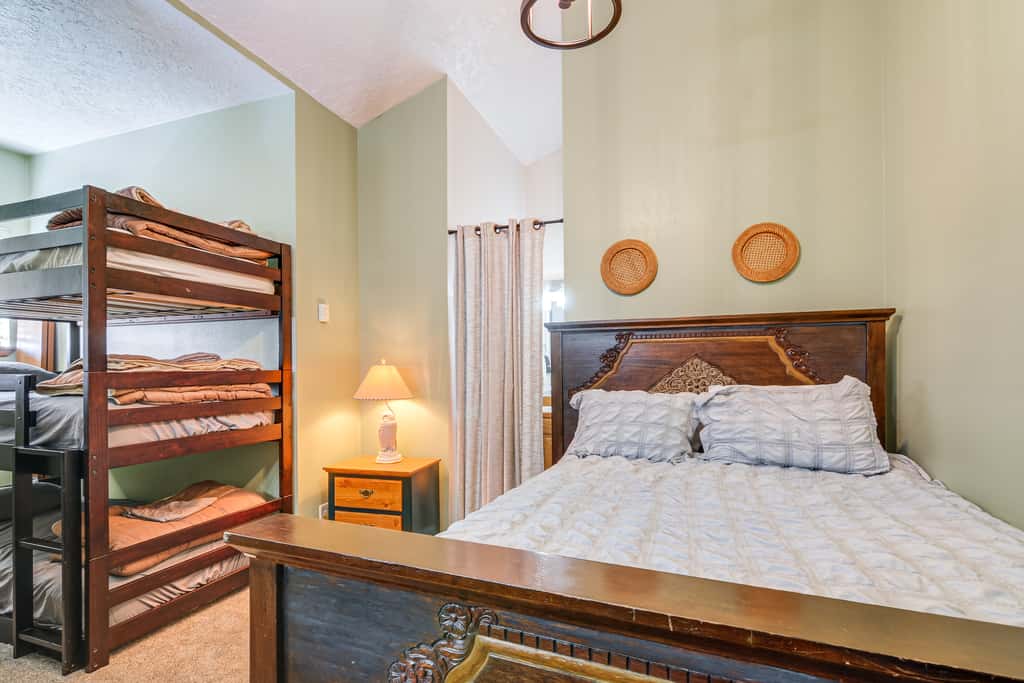 Mtn-View Condo w/ Trail Access in Brian Head