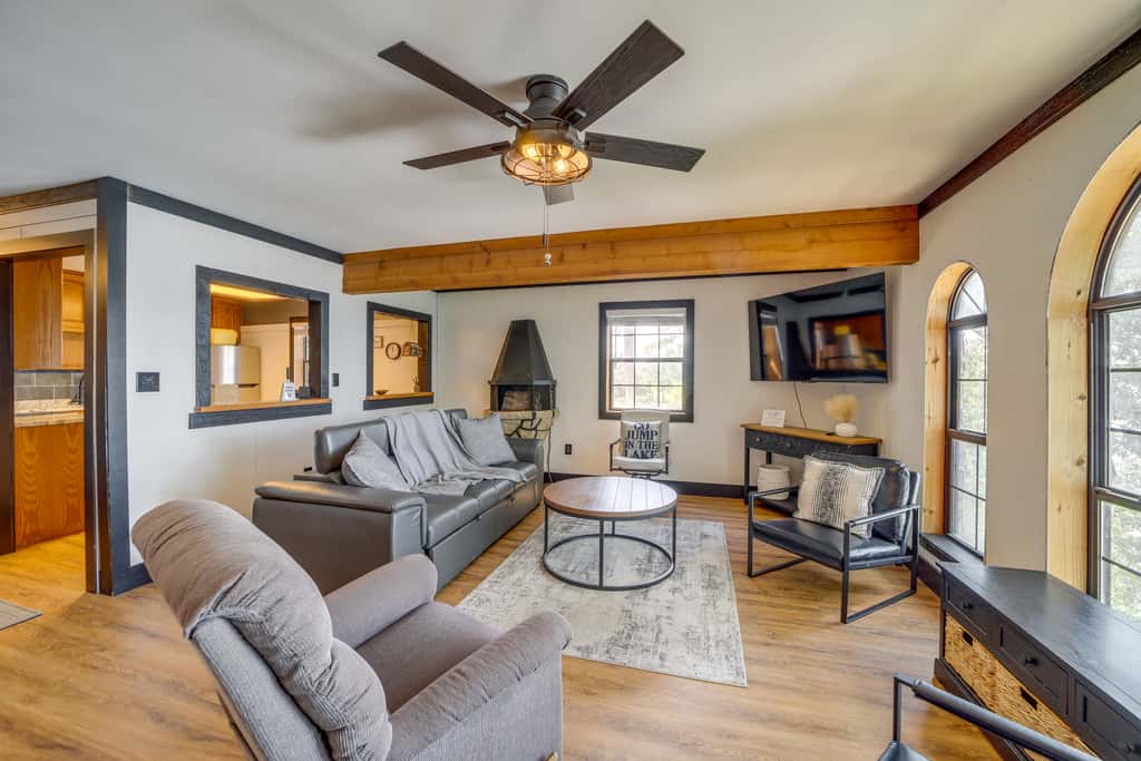 Private Hot Tub & Dock: Lakefront Grove Retreat!