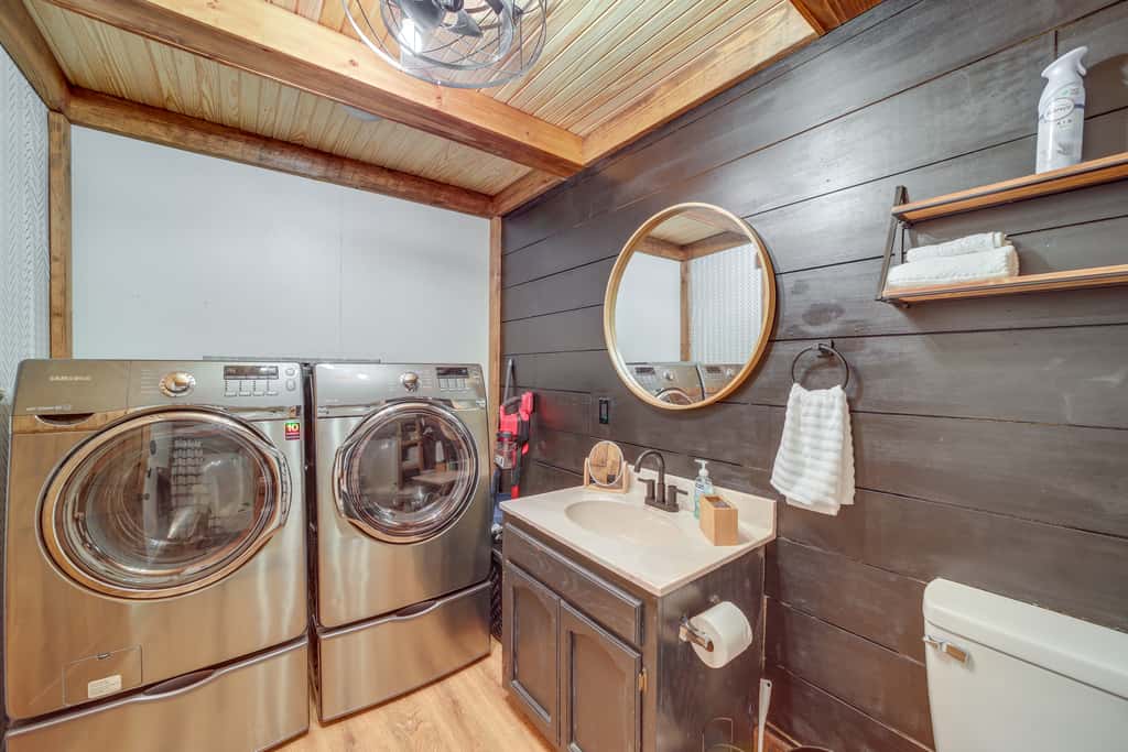 Private Hot Tub & Dock: Lakefront Grove Retreat!
