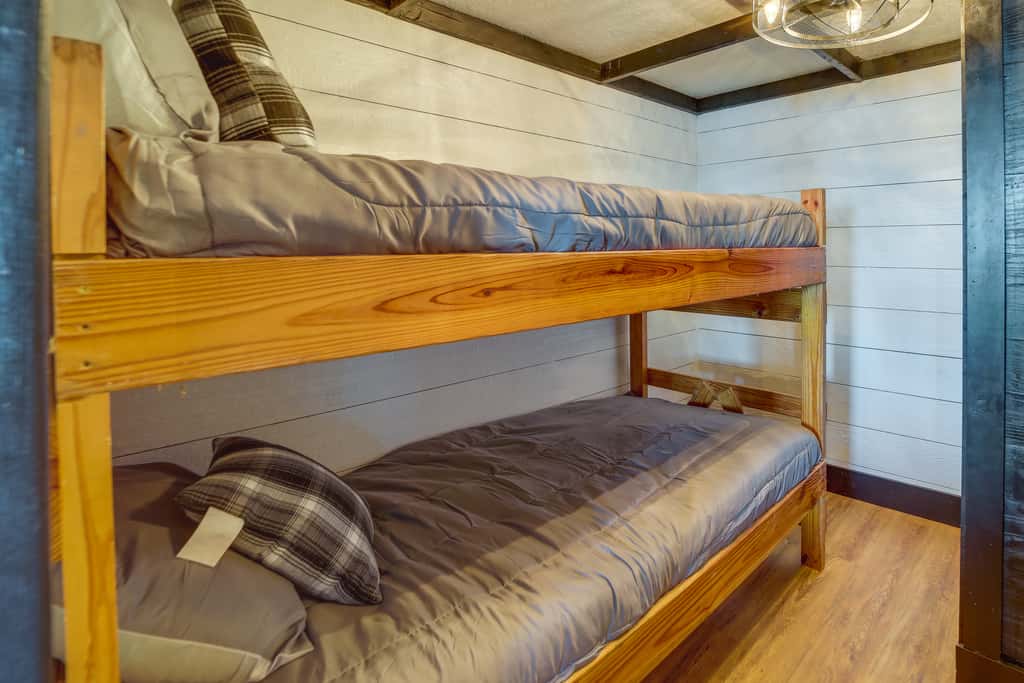 Private Hot Tub & Dock: Lakefront Grove Retreat!