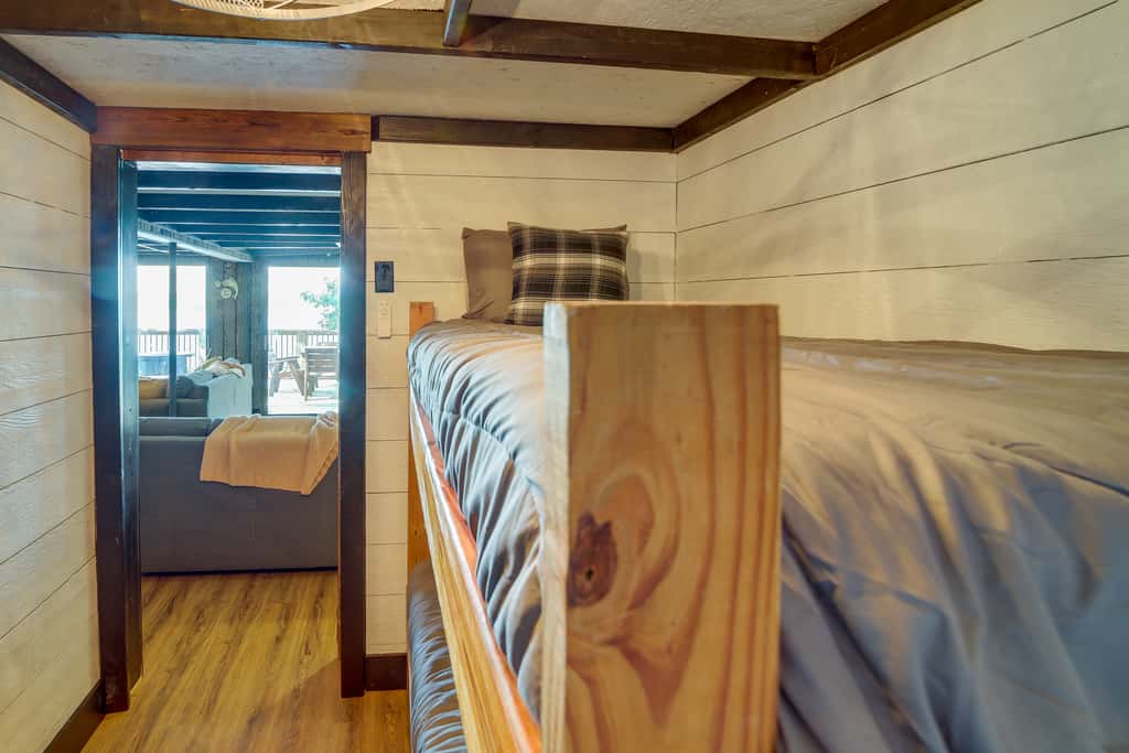 Private Hot Tub & Dock: Lakefront Grove Retreat!