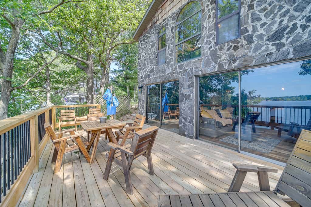 Private Hot Tub & Dock: Lakefront Grove Retreat!