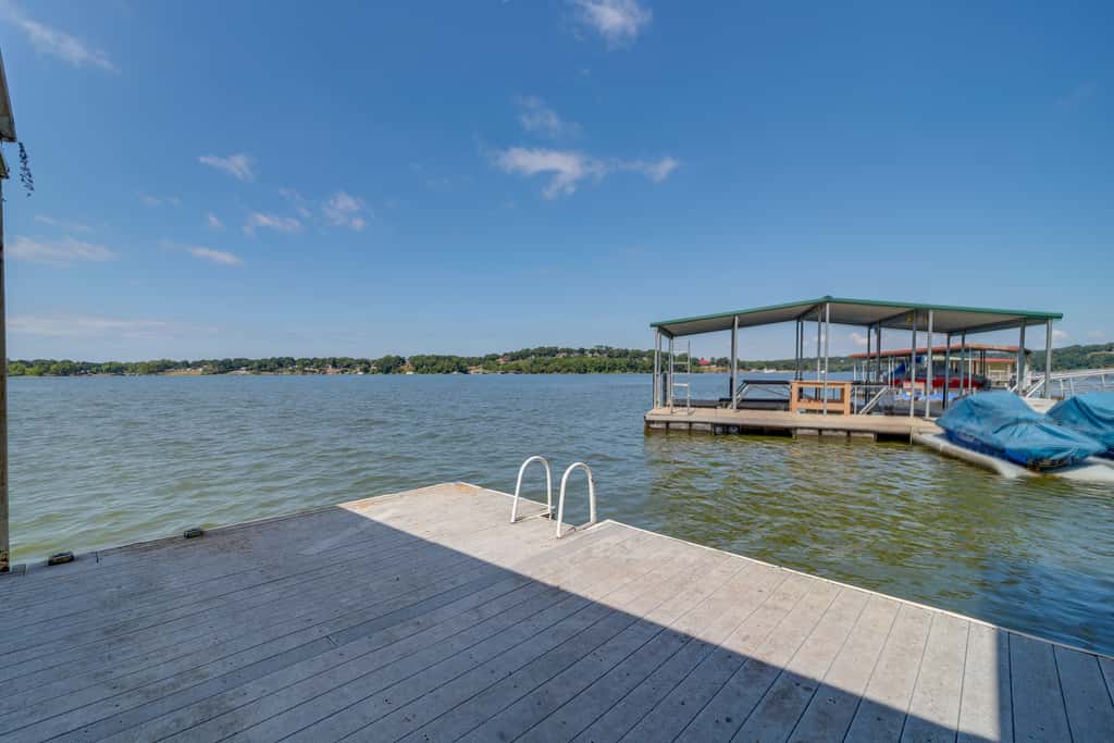 Private Hot Tub & Dock: Lakefront Grove Retreat!