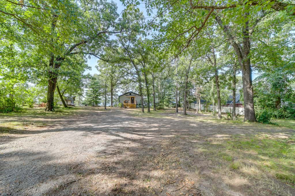 Private Hot Tub & Dock: Lakefront Grove Retreat!